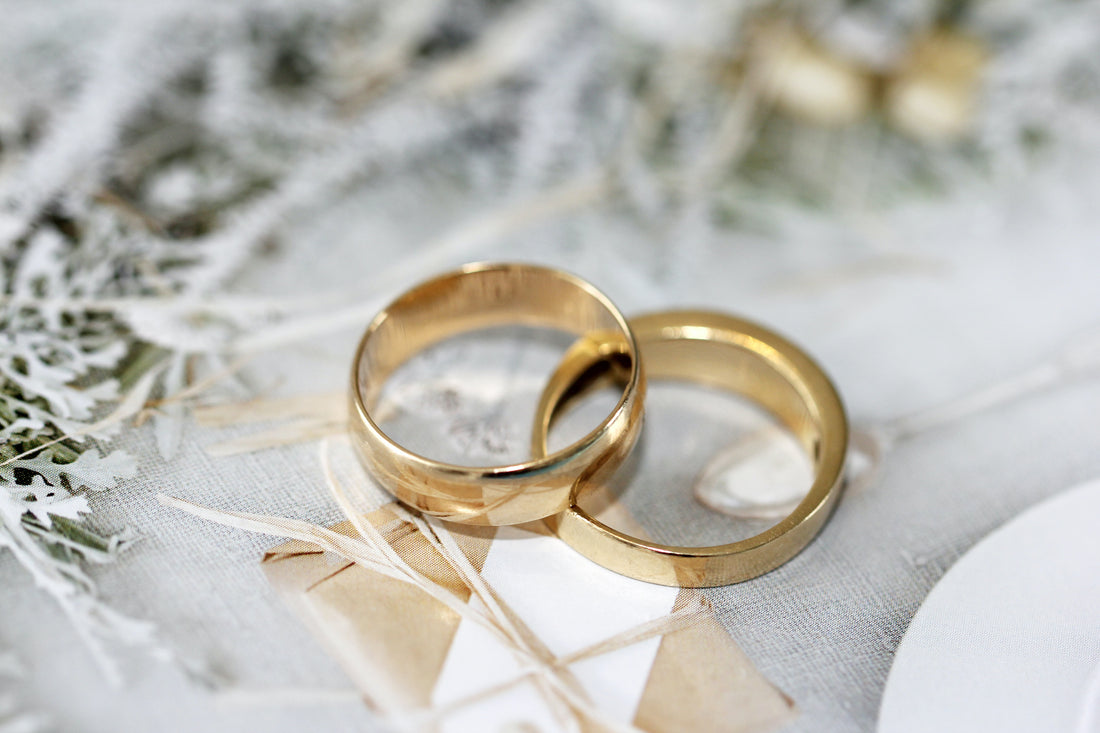Navigare nell'etichetta del matrimonio: chi paga per cosa?