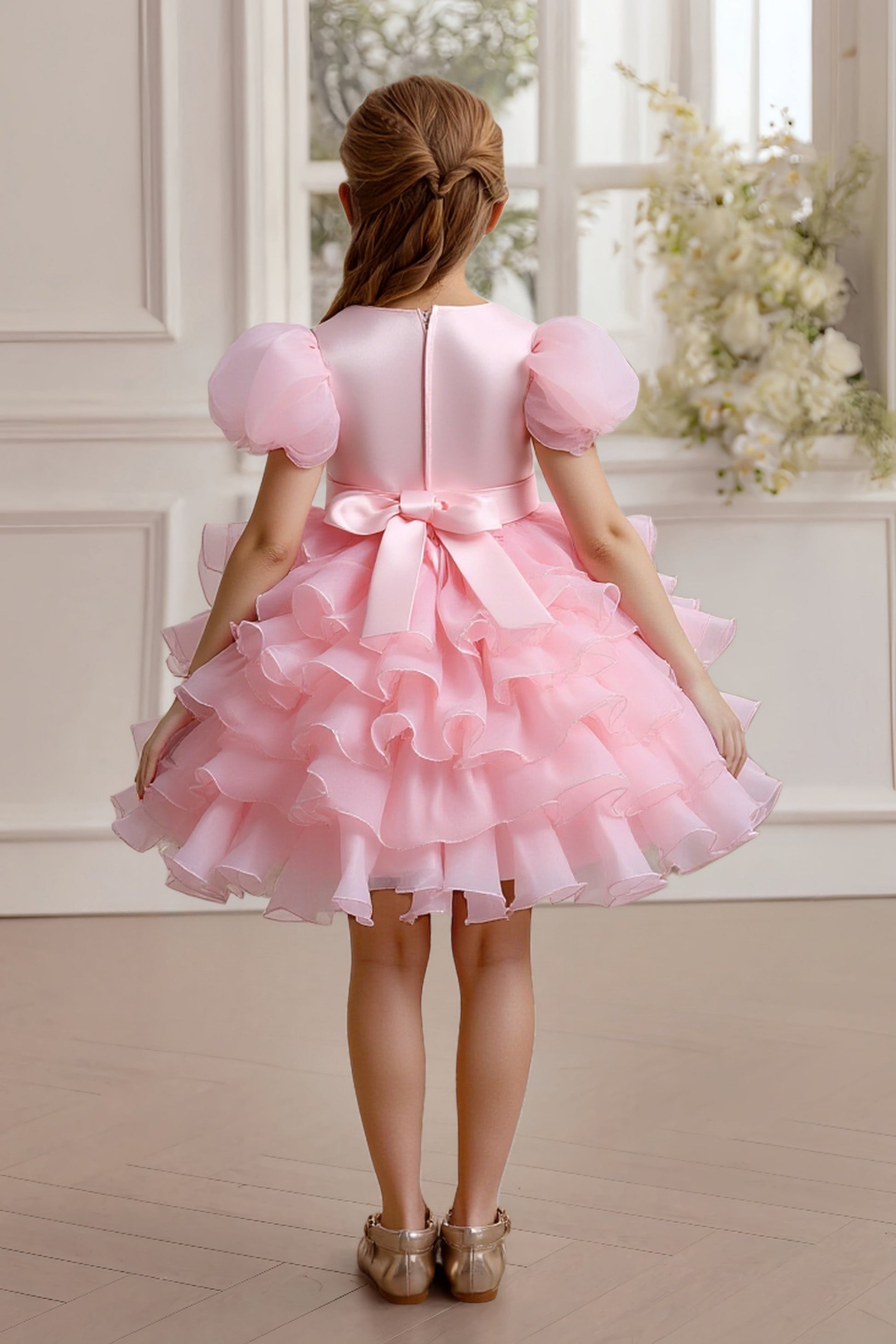Vestito damigella bambina con scollo rotondo, perline e cintura – IT Vestito damigella bambina con scollo rotondo, perline e cintura – IT