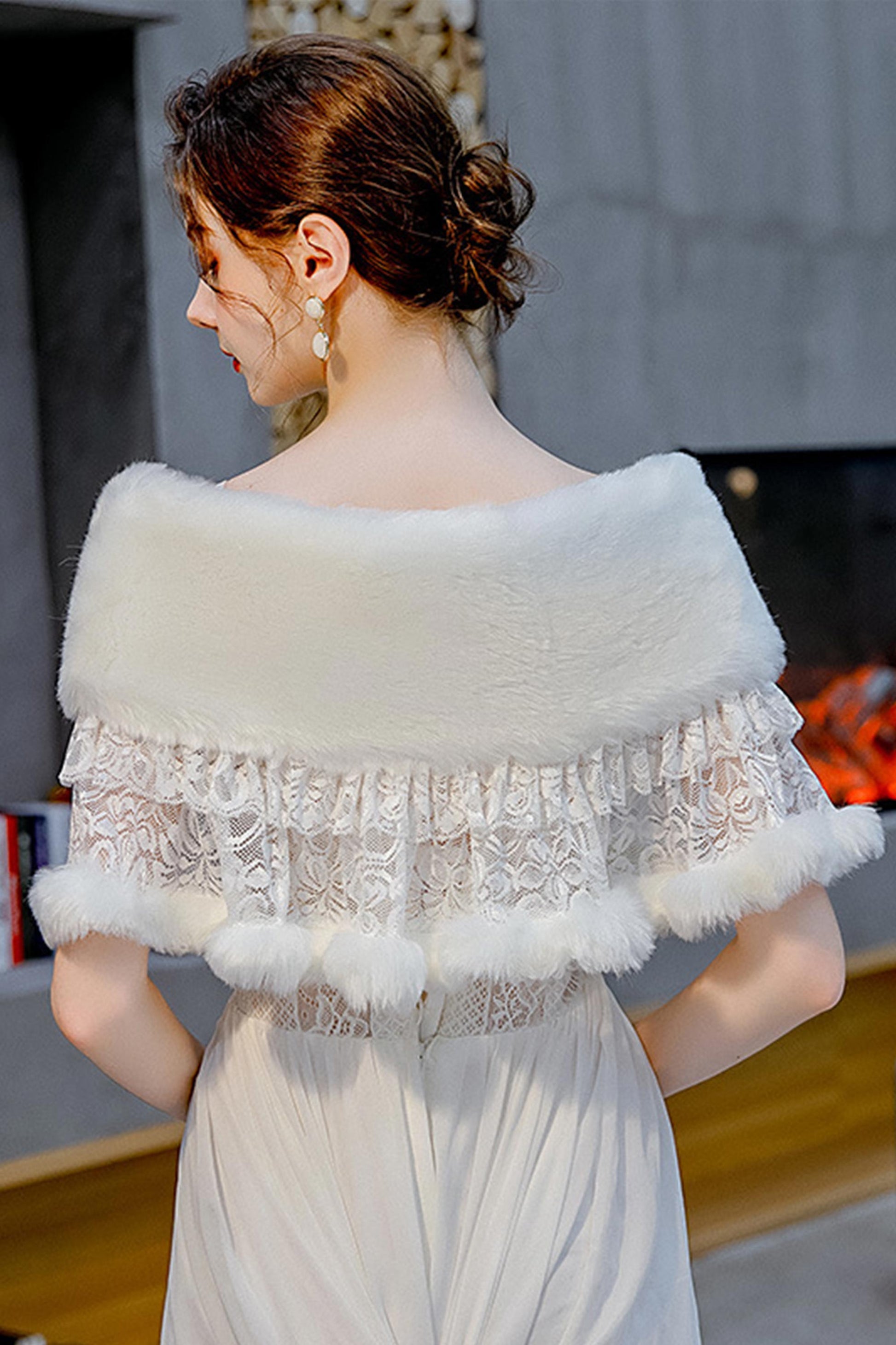 Scialle in pizzo caldo da sposa in pelliccia – IT Scialle in pizzo caldo da sposa in pelliccia – IT