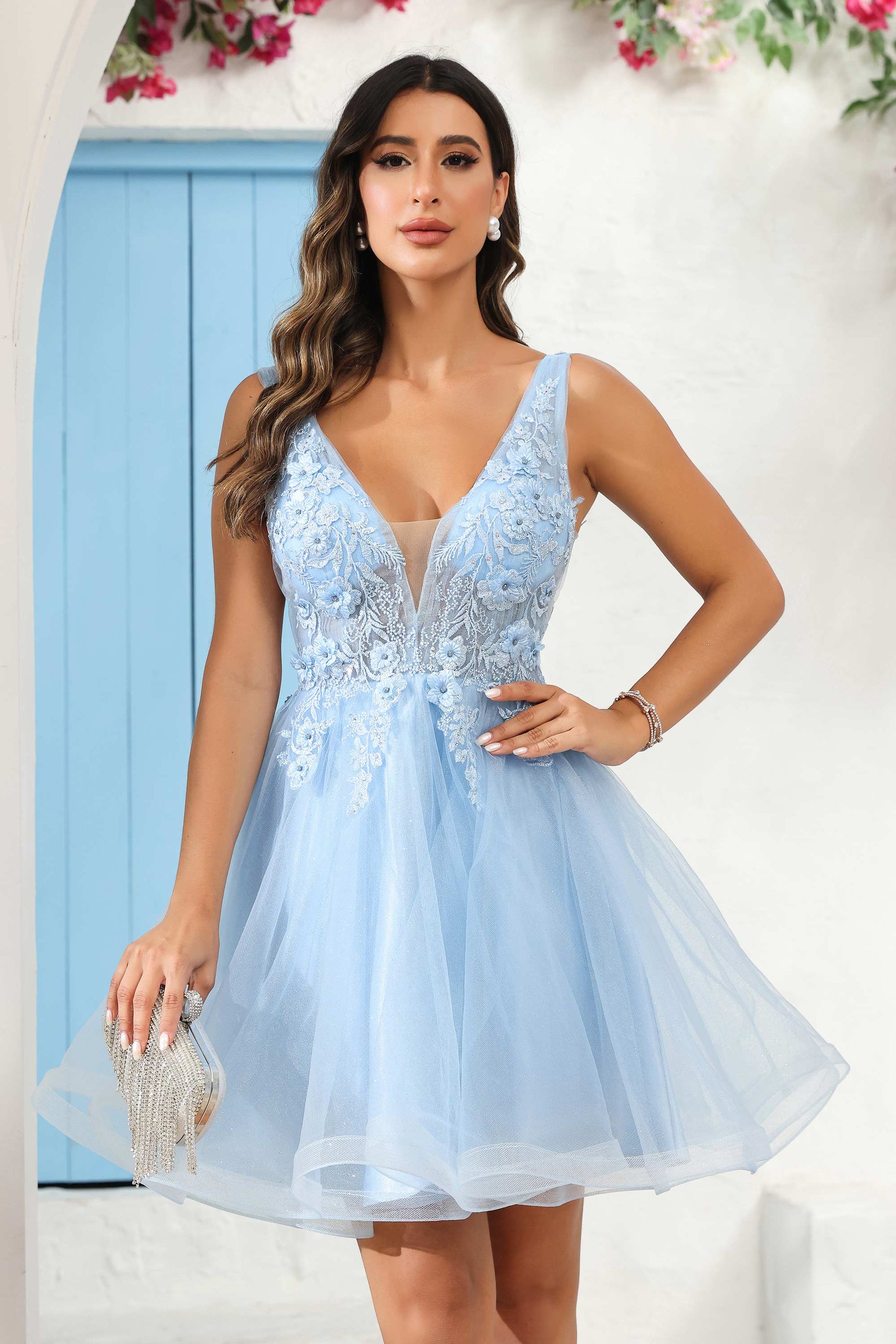 Splendido abo da sposa in tulle con perline e perline con scollo a V - Lunss Splendido abo da sposa in tulle con perline e perline con scollo a V - Lunss