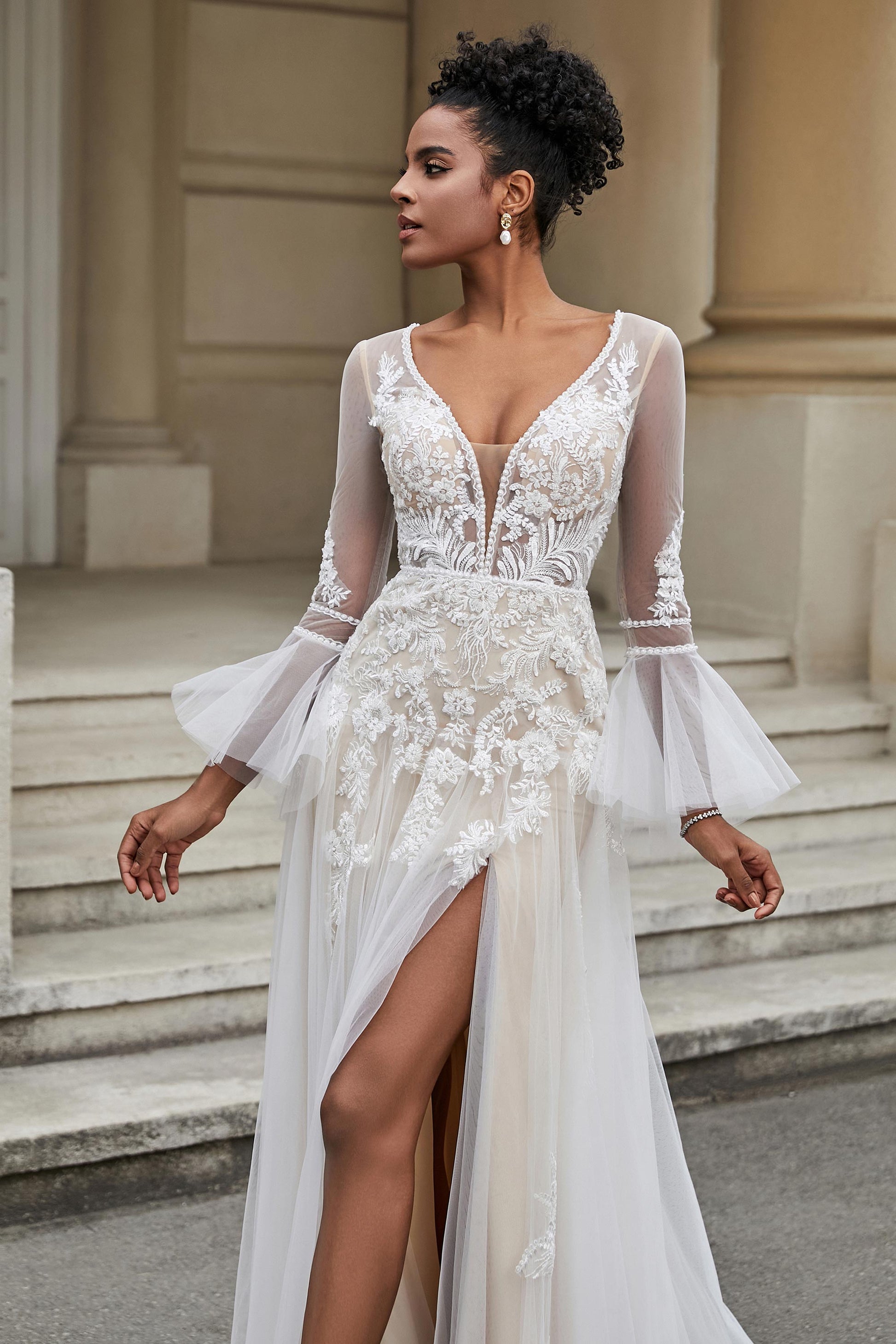 Abito da Sposa in Tulle con Maniche Lunghe e Applique – DUNTERY IT