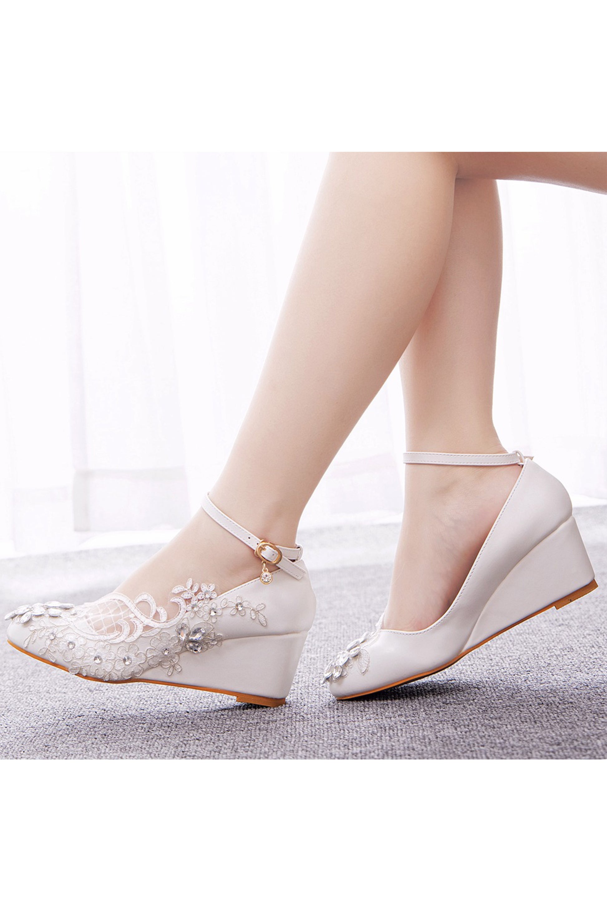 Scarpe da Sposa con Zeppa in Pizzo e Strass alla Punta Arrotondata