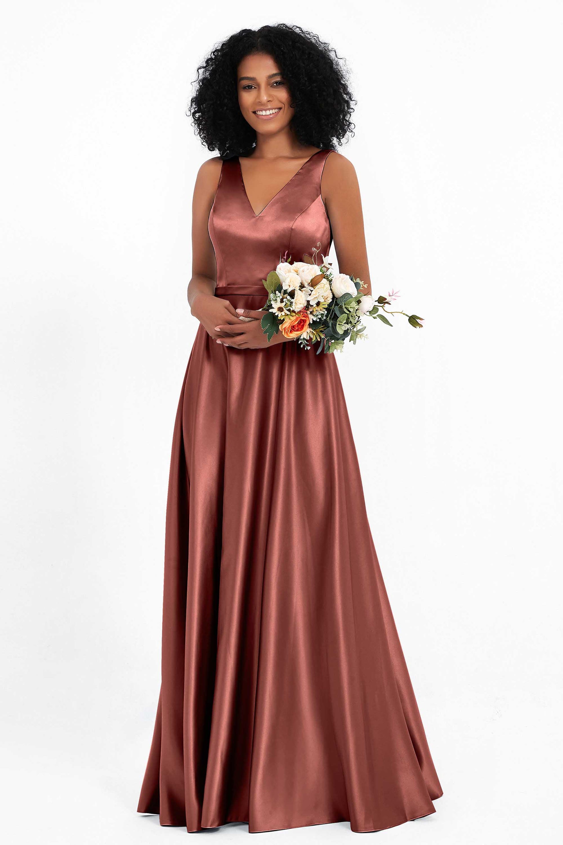 Abito a terra a trapezio in raso con doppio scollo a V – DUNTERY IT