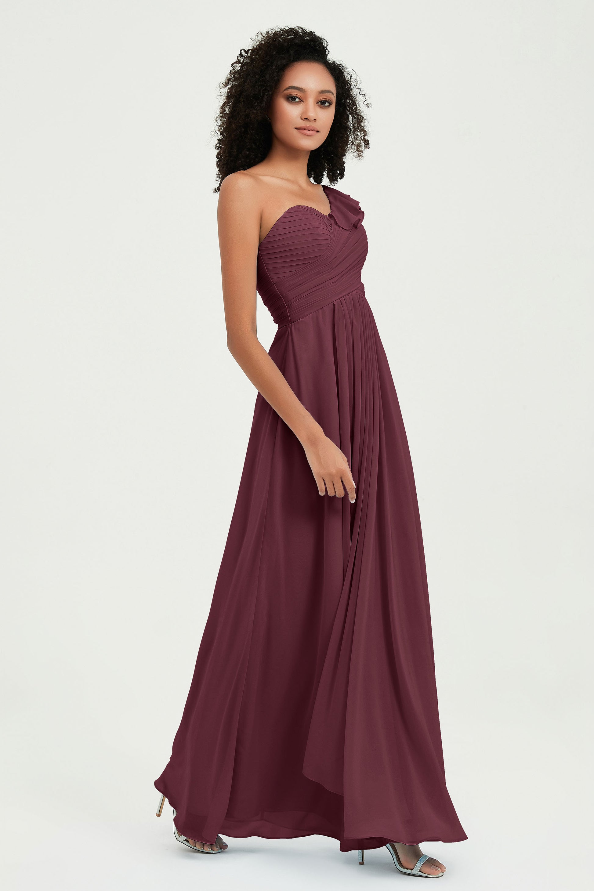 Abito da damigella lungo monospalla con increspature – DUNTERY IT